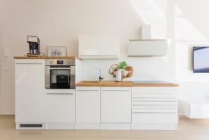 Luxury apartment Anto with sea view and balcony