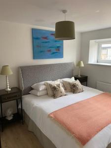 Pretty cottage near Cirencester