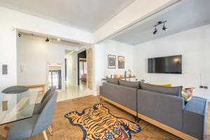 Wild at Heart Thisio Escape