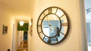 Freshly Renovated Apartment on High Street