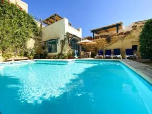 Ta'Giannmarie Farmhouse.Traditional farmhouse with large private pool. - Għajn Melel
