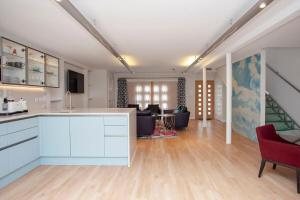 ※ Spacious Georgian Coach House & with Parking (TCH) ※