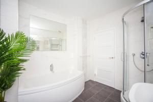 ※ Spacious Georgian Coach House & with Parking (TCH) ※