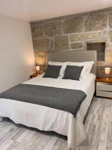 Charming Villa with Pool and Jacuzzi - Terras de Bouro