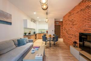 Marvels Place with parking and AC