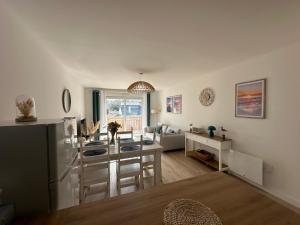 Appartements La garenne, pres des commerces : photos des chambres