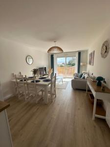 Appartements La garenne, pres des commerces : photos des chambres