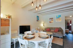 charme logement piscine terrasse