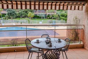 charme logement piscine terrasse
