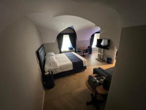 Rome luxury blue suites- LOVE