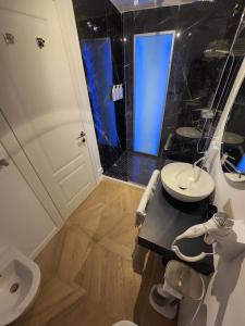 Rome luxury blue suites- LOVE