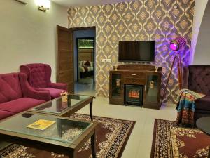 Bay Leaf By Live Inn