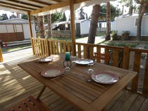 Maisons de vacances St Cyprien Mobil home 6 personnes Linge inclus : photos des chambres