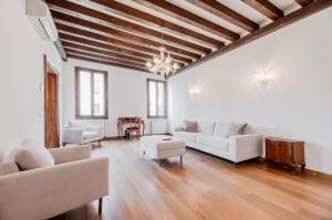 GuestHost - Elegant Apartment near Piazza San Marco