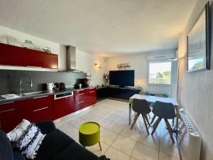 PGH N16 - à Deux Pas du Golf avec Parking Privé