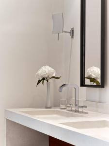 Le Metropolitan, Paris Tour Eiffel, a Tribute Portfolio Hotel