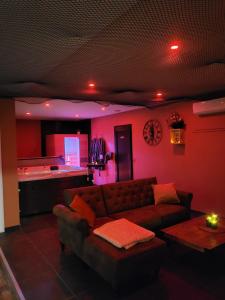 Appartements Gite spacieux avec Jacuzzi et Sauna privatif en couple ou en famille : photos des chambres