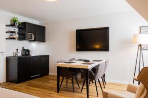 Gemütliche & moderne Ferienwohnung - nur 7 Gehminuten vom Strand entfernt, inklusive Parkplatz und Gartenzugang