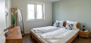 Hangar 19 Luxusbungalow am See H8