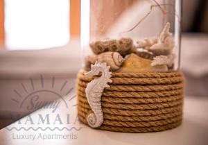 Astoria Apartment 4 by Sunny Mamaia