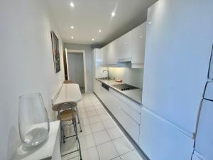 Les Jardins de la Croisette Modern Apartment