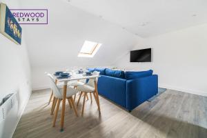 Centrally Located Serviced Apartments in Aldershot Town Centre, Free WiFi By Redwood Stays