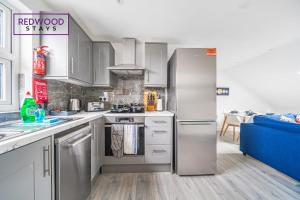 Centrally Located Serviced Apartments in Aldershot Town Centre, Free WiFi By Redwood Stays