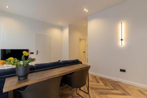 Las Canteras Beach Folks