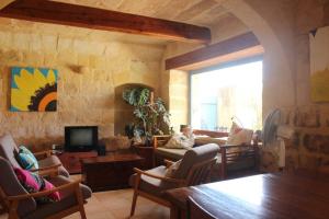 Bebbux Farmhouse