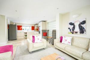 Falcon House CW73 Lower Mill Estate Cotswolds