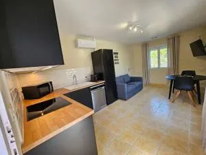 Villa Adhémar Gîte Les Lauriers - 拉加尔德阿代马