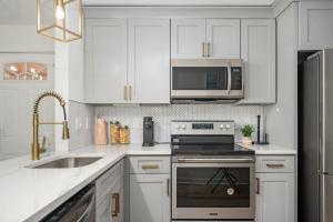 Chic 1BD in Sylvan Hills Near Southside Beltline