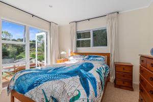 Teal Bay Treasure - Teal Bay Holiday Home