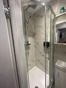 London Waterloo Moments away