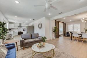 Luxury 4Bed 2Bath Hidden Gem w Backyard Oasis