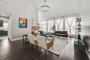 Southern Living At Its Best - Pool BBQ Hammock