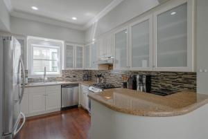 Upscale Uptown Estate in heart of Dallas