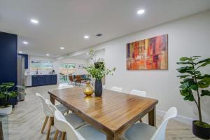 Serene 4-Bed Getaway - Hot tub & Fire Pit