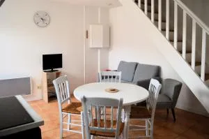 Chez Fabienne, maison avec petite terrasse privée - Basly