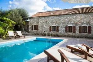 1841 Petrino Villa - Konidharáta