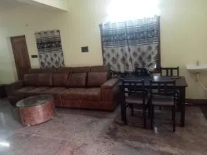 Tirumala divine homestay - تيروباتي