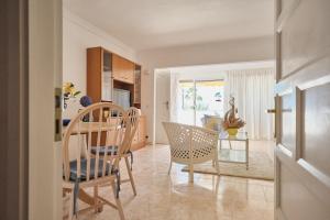 Lovely Apartment in San Agustín: Steps Away from Playa Del Inglés and Maspalomas!