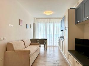 Villa Emy Fronte Mare-Carraro Immobiliare Jesolo-Family Apartments