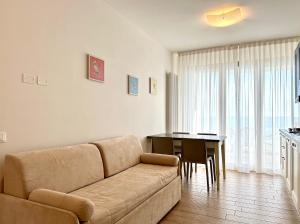 Villa Emy Fronte Mare-Carraro Immobiliare Jesolo-Family Apartments