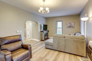 Peaceful Shiloh Home with Deck and Fishing Pond Access