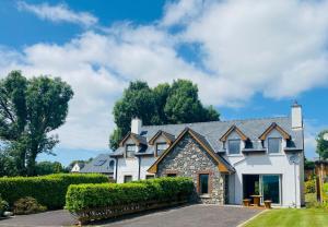 3 bedroomed sea view house overlooking Kenmare Bay Estuary