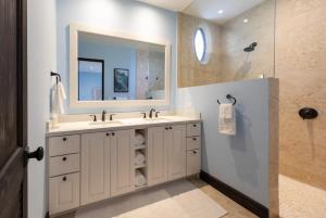 Mediterranean-Style Villa with a Private Plunge Pool, Ocean Views, and Exclusive Beach Club Access