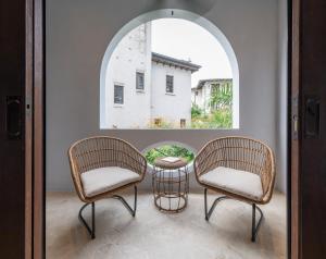 Mediterranean-Style Villa with a Private Plunge Pool, Ocean Views, and Exclusive Beach Club Access