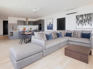 Hermosa Bay Oceanview Villa