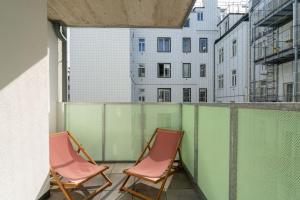 Sunny 1BR Home with Balcony by HM